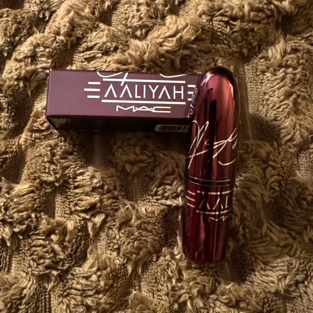 MAC AALIYAH - MORE THAN A WOMAN Lipstick New in Box 3g/.10oz Full Size - Picture 1 of 10